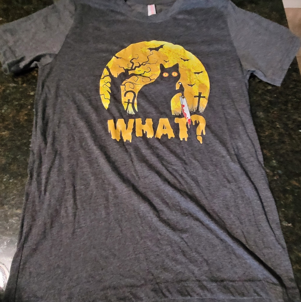 Gray T-Shirt with Cat and Moon Graphic